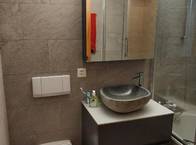 Haus Vira Lägenhet *